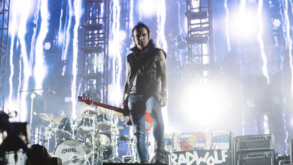Simon Gallup lascia  i Cure